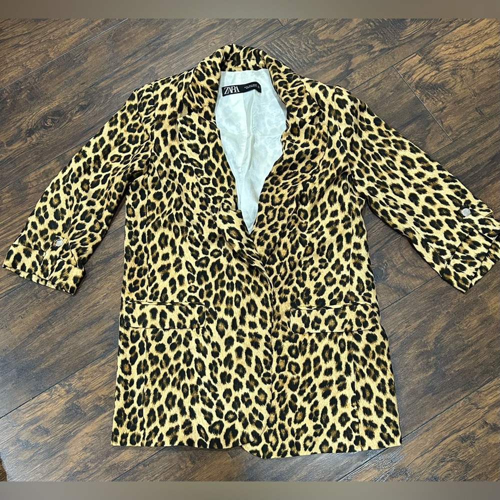 Women’s Zara‎ leopard print blazer small